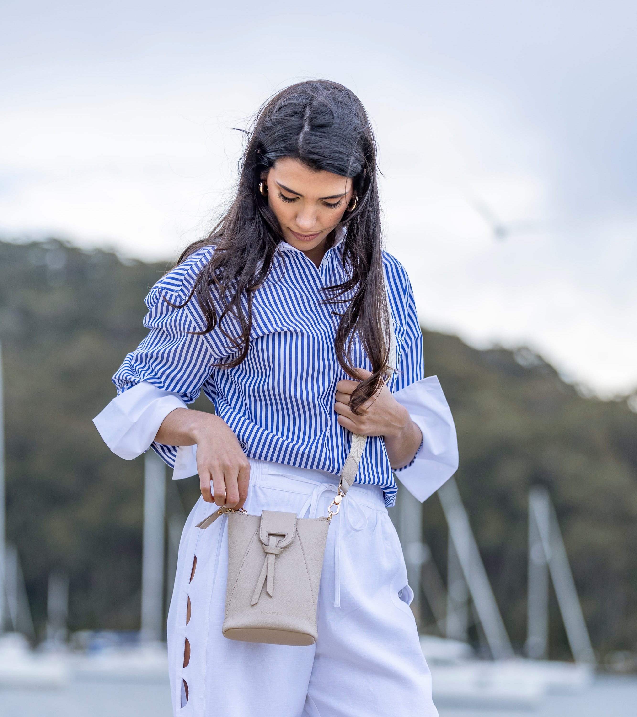 Lainey Oatmeal Phone Crossbody Bag